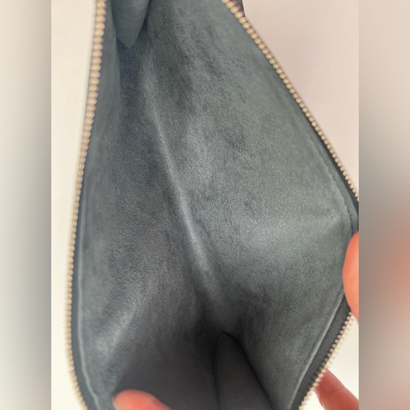 ♥️🌹LOUIS VUITTON POCHETTE EPI BLACK🌹♥️ - Picture 11 of 14